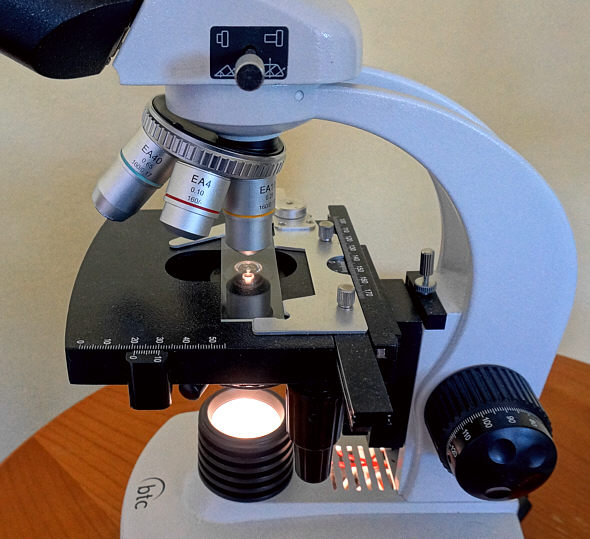 [ Trinocular microscope BTC BIM135T ]